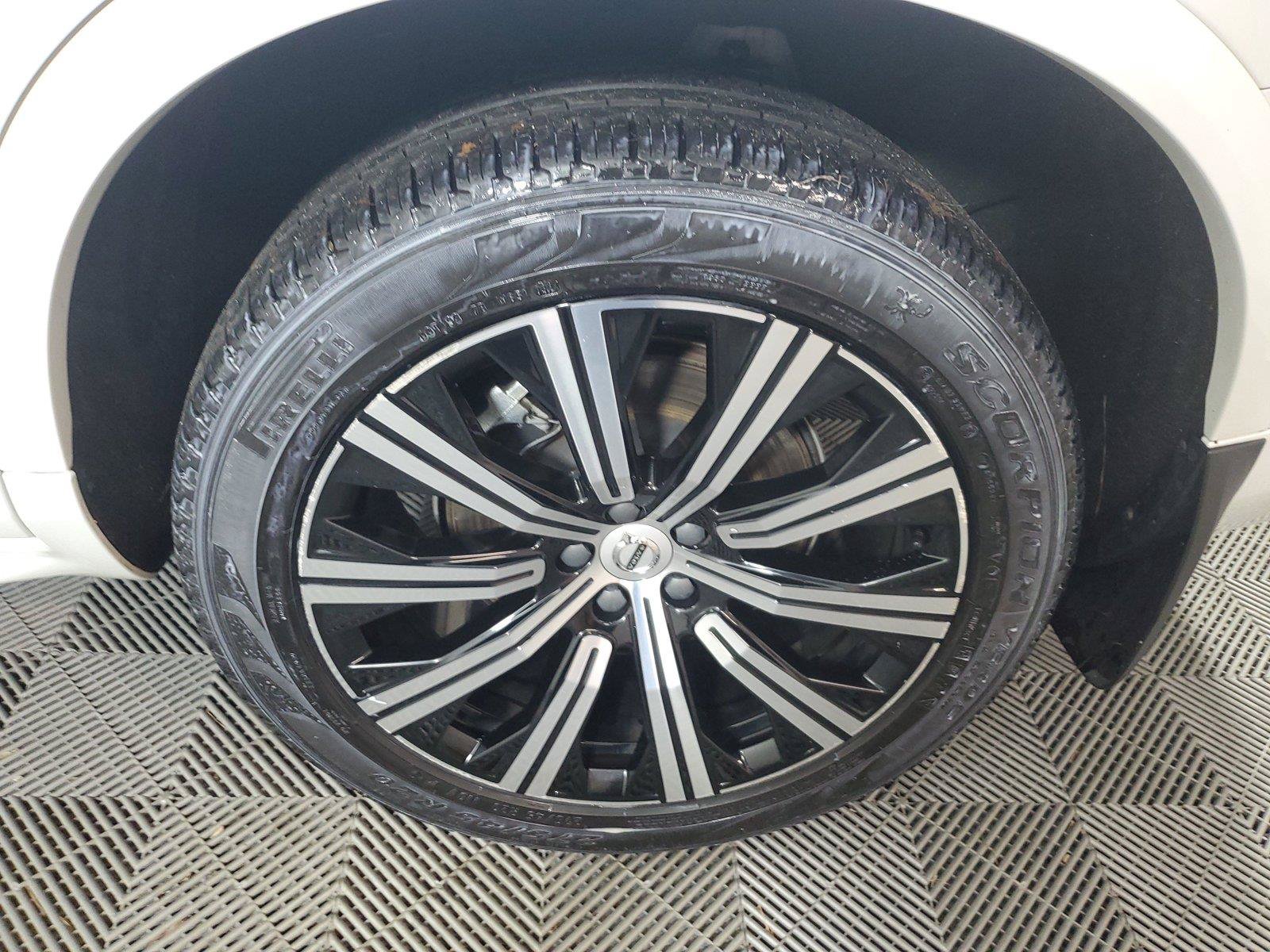Used 2024 Volvo XC90 B6 Plus w/ Protection Package AWD/4WD image 11