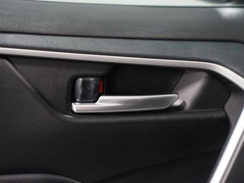 Certified 2023 Toyota RAV4 XLE FWD image 32