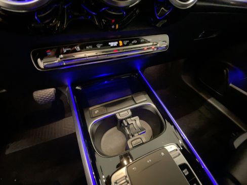 Used 2020 Mercedes-Benz GLB 250 image 23