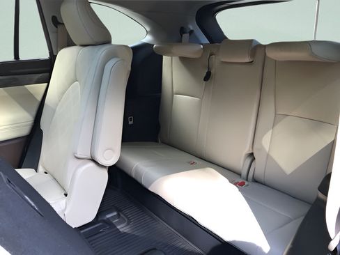 Certified 2021 Toyota Highlander Platinum AWD/4WD image 11