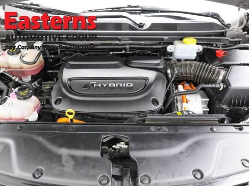Used 2022 Chrysler Pacifica Touring-L FWD image 7
