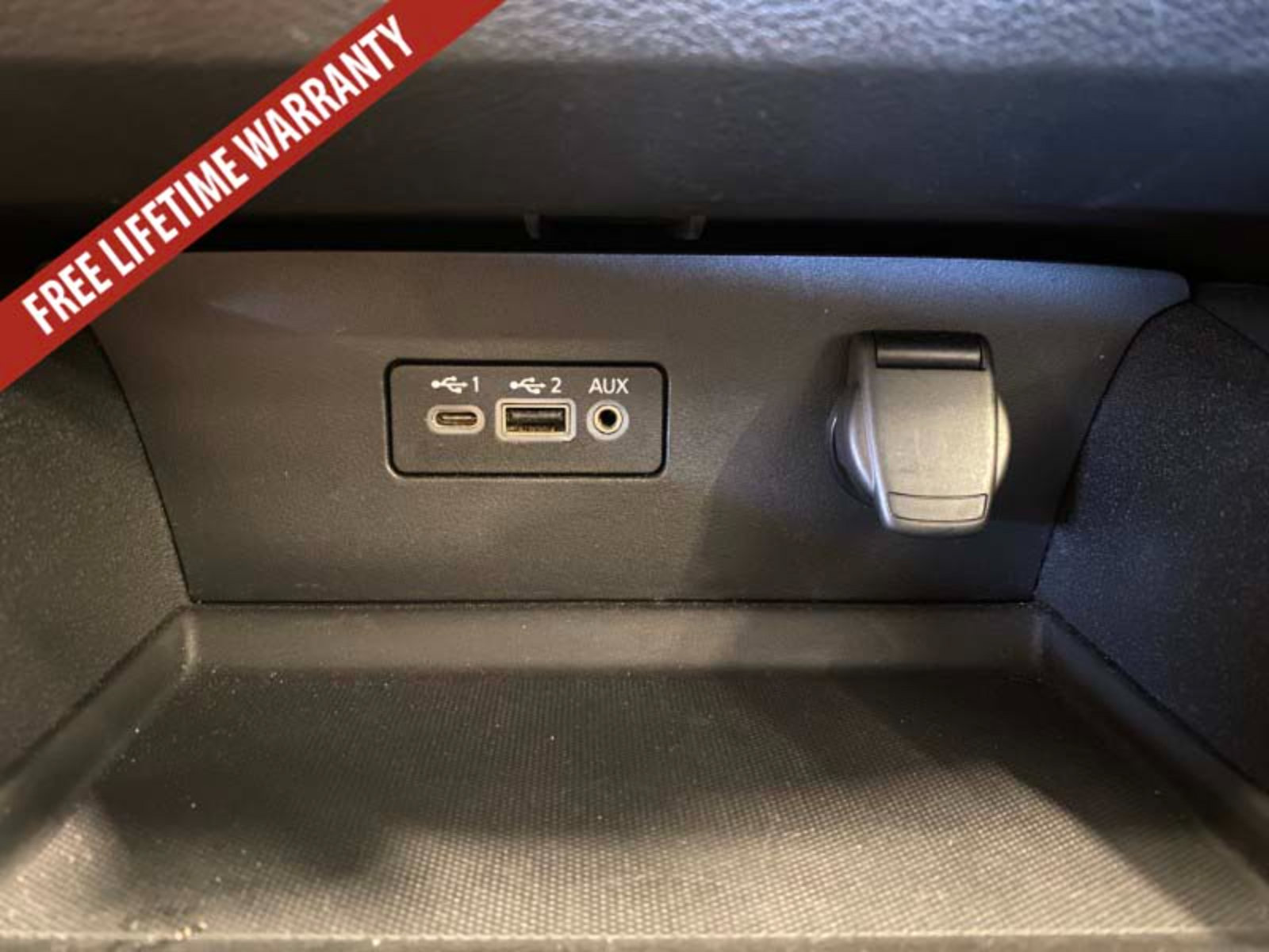 Used 2025 Nissan Altima 2.5 SV FWD image 37
