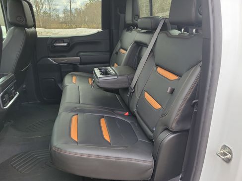 Used 2020 GMC Sierra 1500 AT4 w/ AT4 Preferred Package AWD/4WD image 16