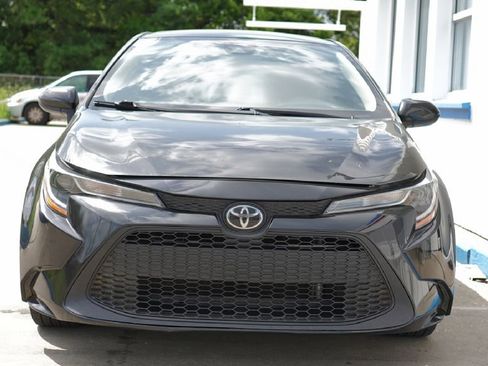 Used 2021 Toyota Corolla LE image 3