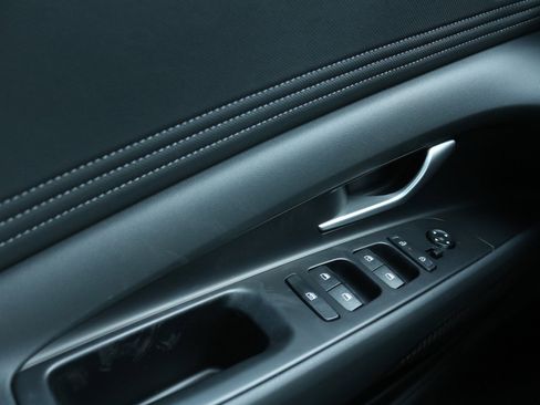 New 2025 Hyundai Elantra Limited image 21