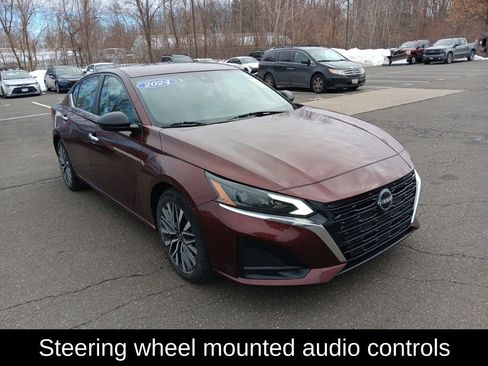 Used 2024 Nissan Altima 2.5 SV FWD image 8