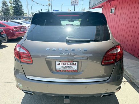 Used 2014 Porsche Cayenne AWD/4WD image 4
