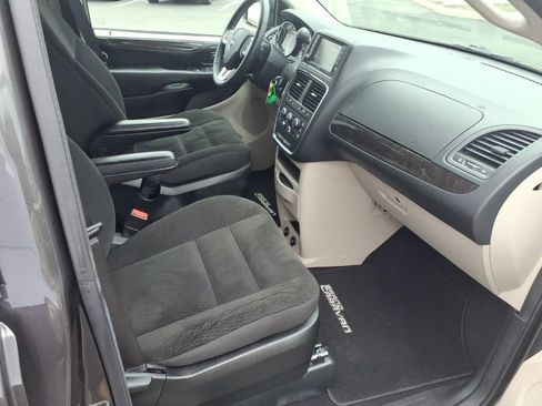 Used 2017 Dodge Grand Caravan SE w/ Power Window Group FWD image 26