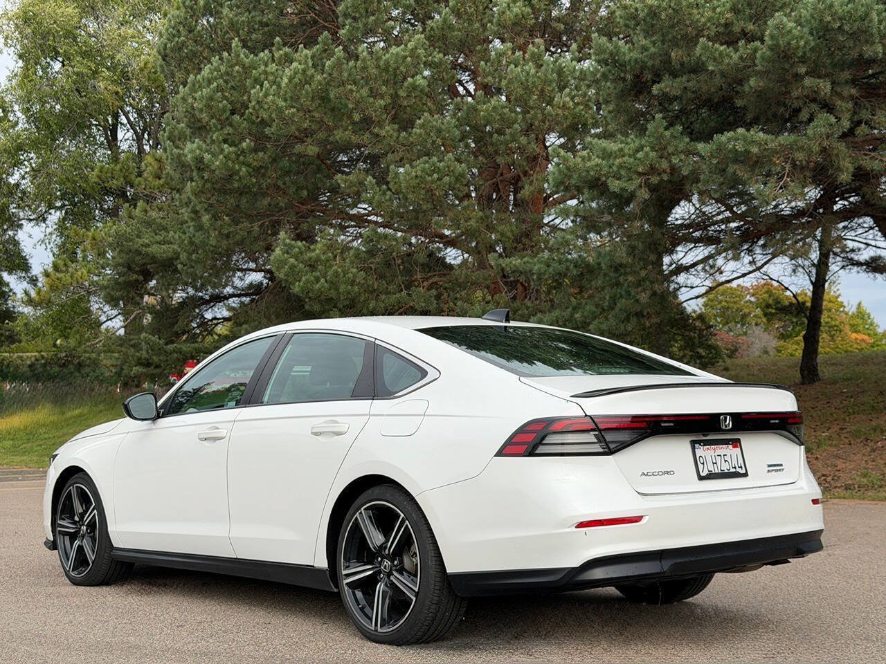 Used 2023 Honda Accord Sport image 3
