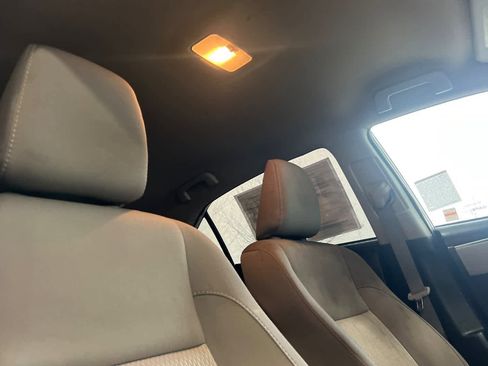 Used 2015 Toyota Corolla LE image 16