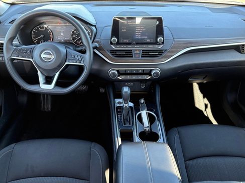 Certified 2023 Nissan Altima 2.5 SV image 12