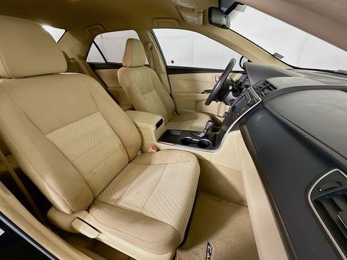 Used 2017 Toyota Camry LE w/ Protection Package (Q2) FWD image 28