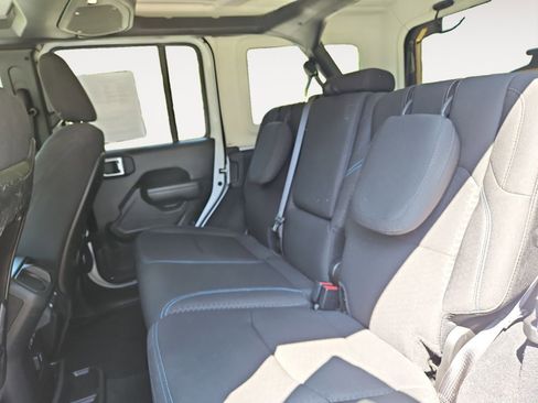 Used 2024 Jeep Wrangler Unlimited Rubicon 4xe AWD/4WD image 13