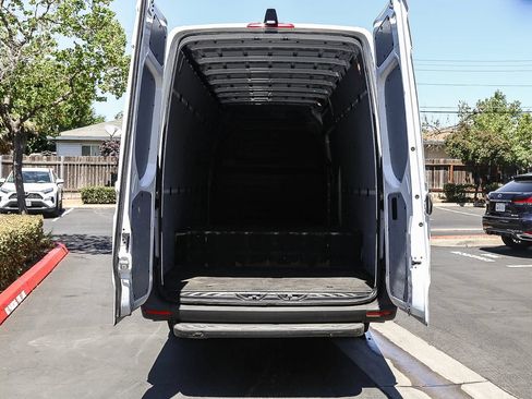 Used 2024 Mercedes-Benz Sprinter 3500 image 24