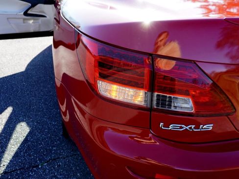 Used 2010 Lexus IS 350C image 19