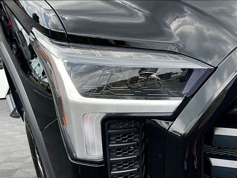 Used 2024 Toyota Tundra SR5 w/ SR5 Convenience Package AWD/4WD image 33