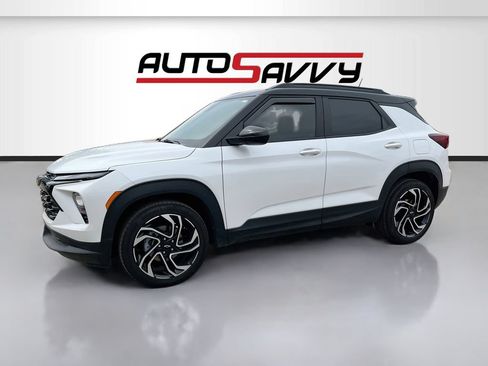 Used 2025 Chevrolet TrailBlazer RS w/ Convenience Package FWD image 3
