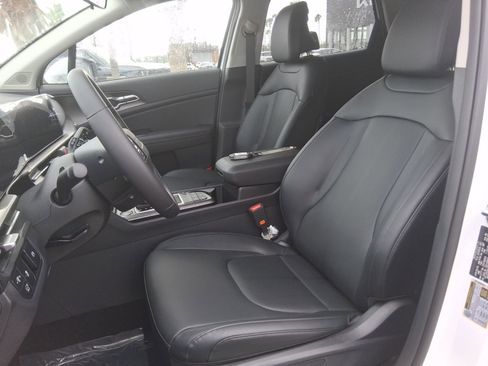 New 2026 Kia Sportage EX FWD image 15