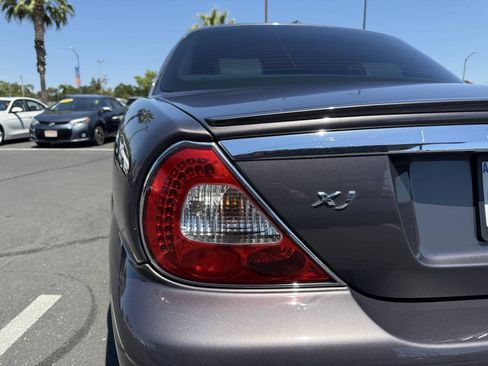 Used 2008 Jaguar XJ8 RWD image 24