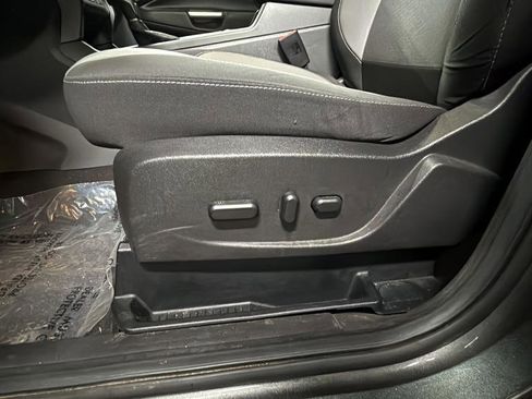 Used 2018 Ford Escape SE image 24