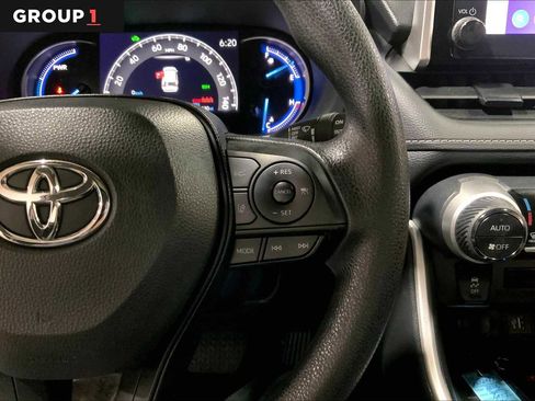 Certified 2024 Toyota RAV4 XLE w/ Convenience Package image 25