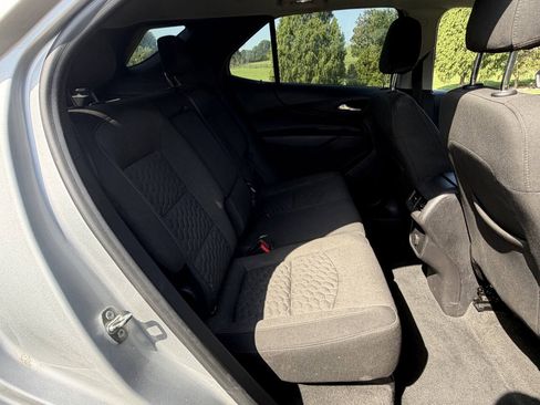 Used 2018 Chevrolet Equinox LT FWD image 17