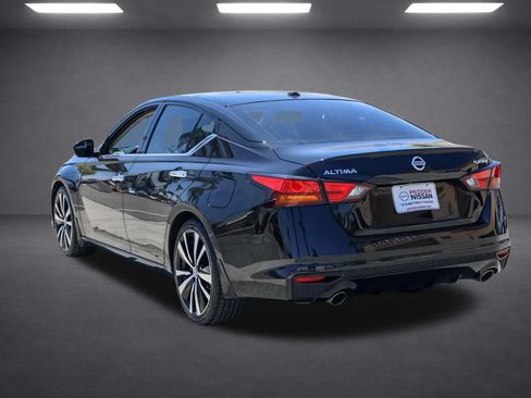 Used 2020 Nissan Altima 2.5 Platinum FWD image 6