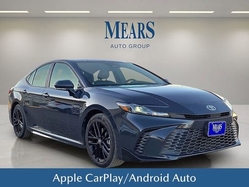 Used 2025 Toyota Camry SE image 8