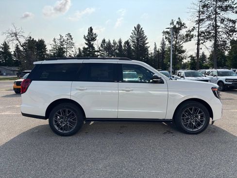 New 2027 Ford Expedition Platinum w/ Stealth Appearance Package AWD/4WD image 2