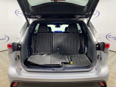 Used 2023 Toyota Highlander XSE image 7