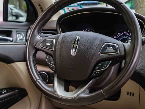 Used 2019 Lincoln MKC Reserve w/ MKC Climate Package AWD/4WD image 12