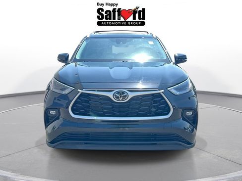 Used 2024 Toyota Highlander XLE AWD/4WD image 8