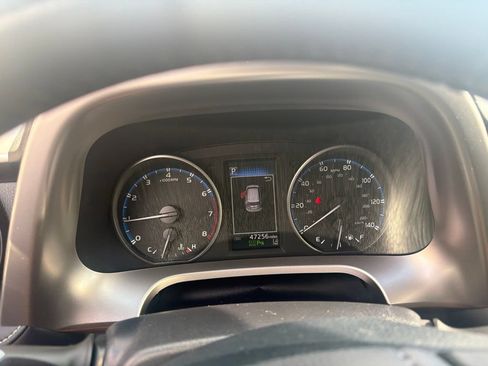 Used 2018 Toyota RAV4 XLE FWD image 17