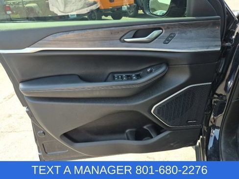 Used 2024 Jeep Grand Cherokee L Limited w/ Luxury Tech Group II AWD/4WD image 26
