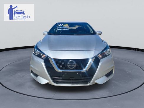 Used 2021 Nissan Versa SV image 4