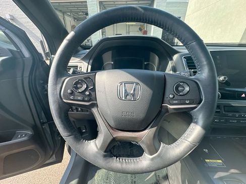 Used 2024 Honda Passport EX-L image 16