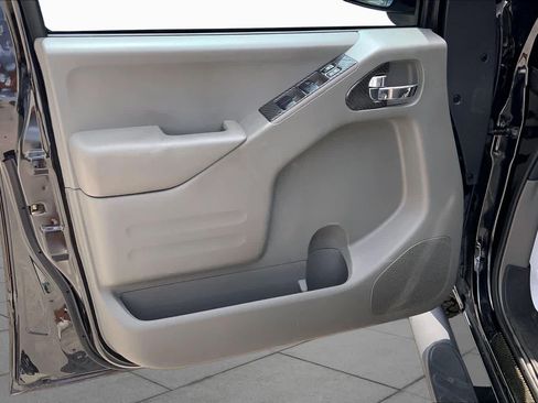 Used 2020 Nissan Frontier SV w/ Midnight Edition Floor Mats AWD/4WD image 22