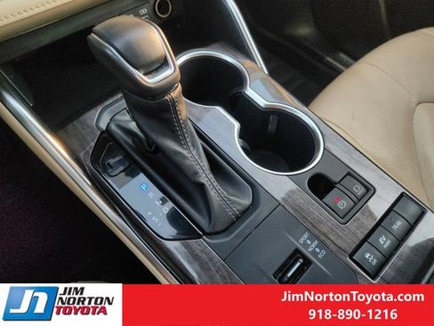 Used 2022 Toyota Highlander Platinum AWD/4WD image 21