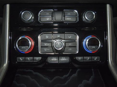 Used 2024 GMC Yukon XL Denali AWD/4WD image 35