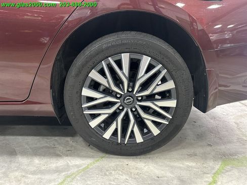 Used 2023 Nissan Altima 2.5 SV AWD/4WD image 16