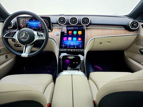 Used 2025 Mercedes-Benz C 300 Sedan image 23