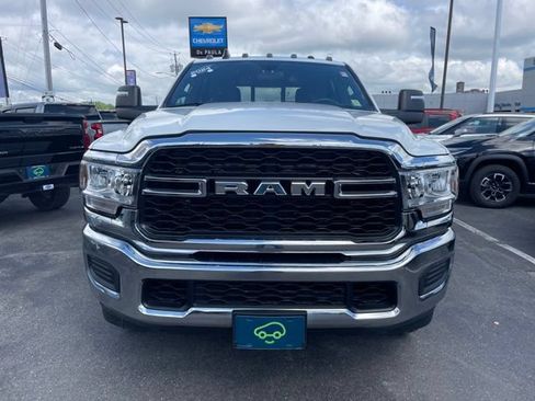 Used 2024 RAM 2500 Tradesman w/ Chrome Appearance Group AWD/4WD image 17