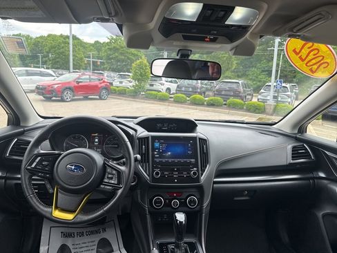 Used 2022 Subaru Crosstrek 2.5i Sport w/ Moonroof Package AWD/4WD image 8