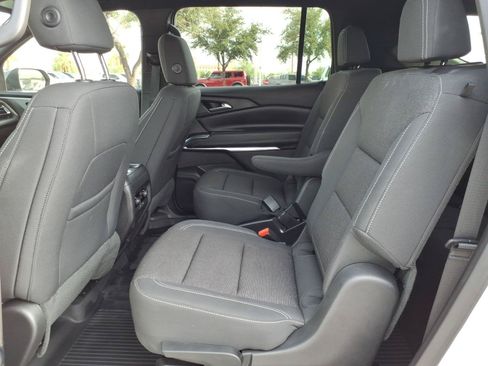Used 2025 Chevrolet Traverse LT w/ Driver Confidence Package FWD image 14