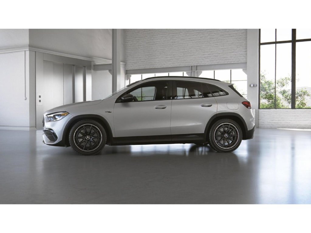 Certified 2022 Mercedes-Benz GLA 35 AMG 4MATIC image 36