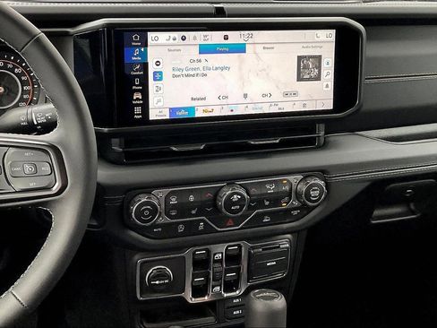 New 2025 Jeep Gladiator Sport AWD/4WD image 8
