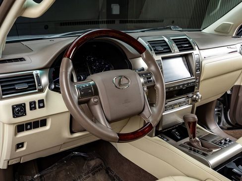Used 2013 Lexus GX 460 image 17