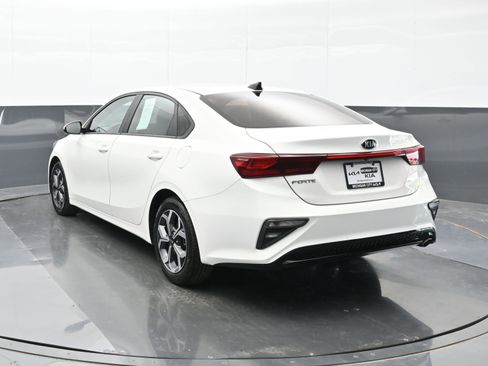 Used 2020 Kia Forte LXS FWD image 2