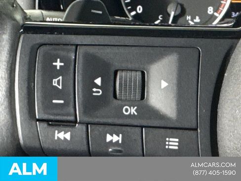 Used 2022 Nissan Pathfinder SV FWD image 27