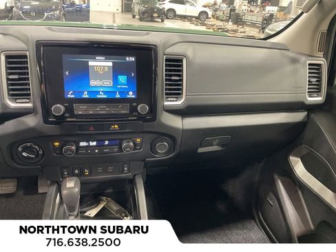 Used 2022 Nissan Frontier SV w/ SV Premium Package image 13
